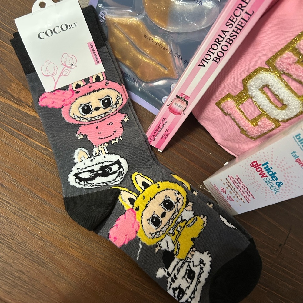 GIFT SET ❤️❤️Pink LOVE Cosmetic Bag with Accessories - Picture 5 of 5